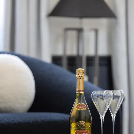 아파트 La Loge Du 77 Pied-a-terre Parisien Au Coeur Des Secrets De *